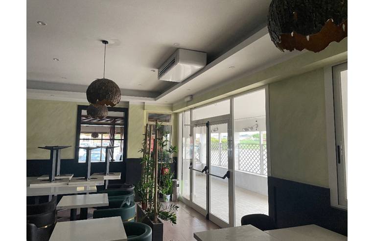 negozio in vendita a Senigallia in zona Cesano