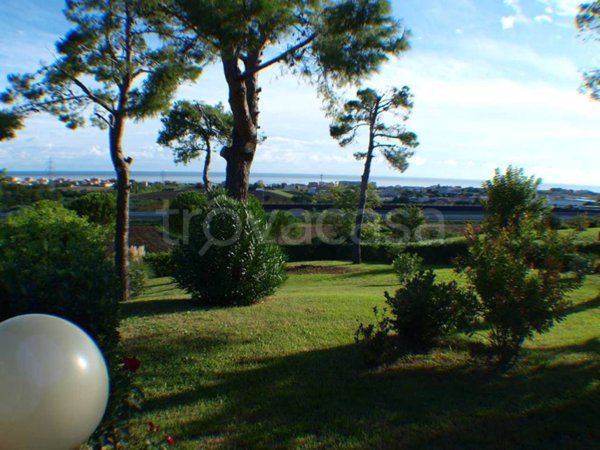 casa indipendente in vendita a Senigallia in zona Scapezzano