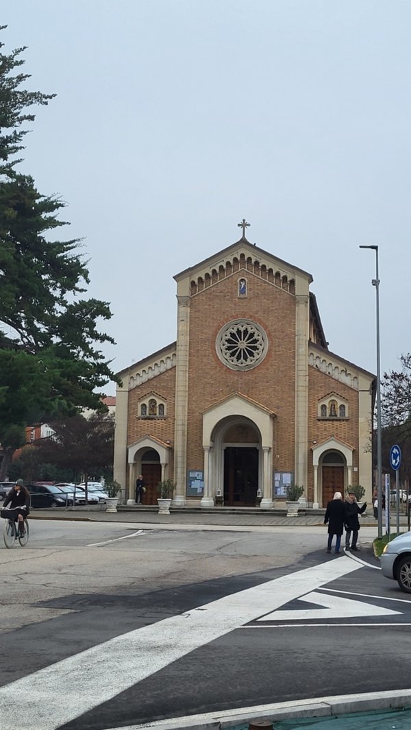 locale commerciale in vendita a Senigallia