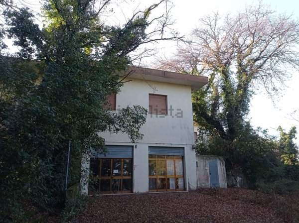 casale in vendita a Senigallia in zona Bettolelle