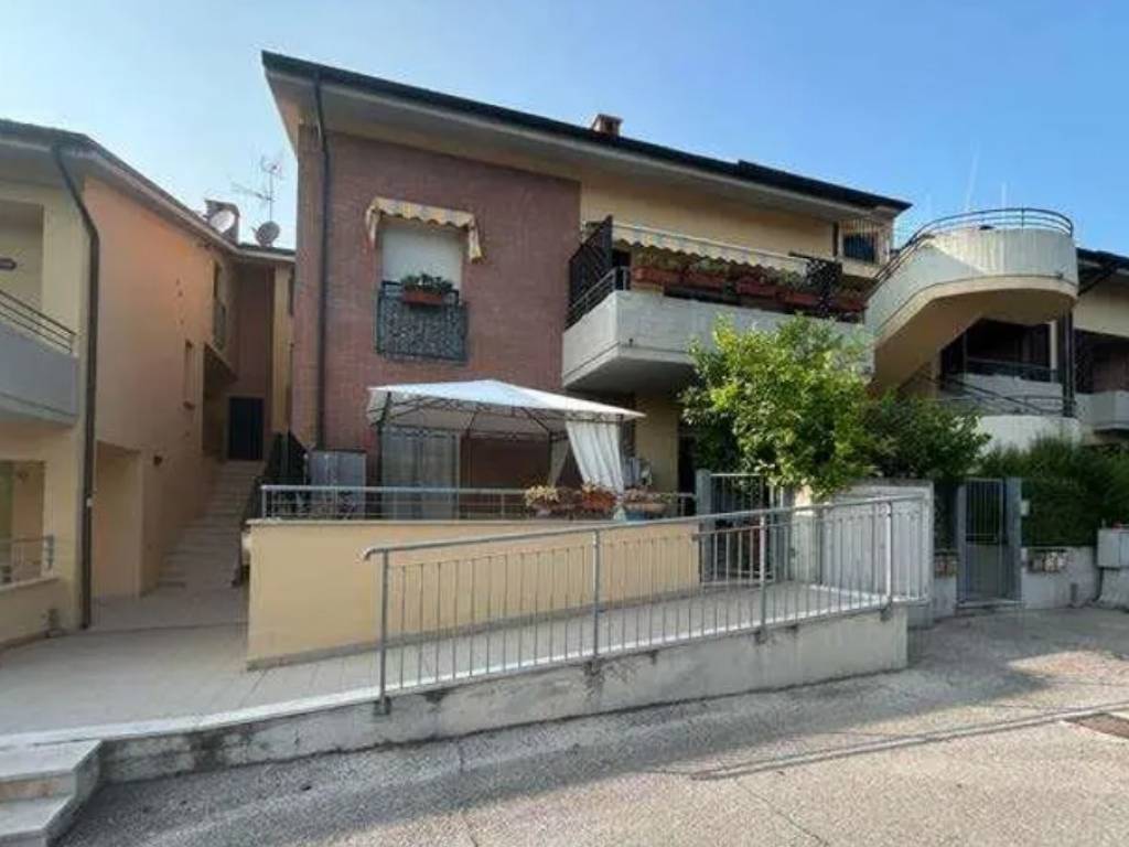 appartamento in vendita a Senigallia in zona Scapezzano