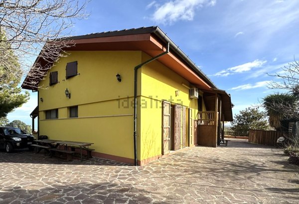 casa indipendente in vendita a Senigallia in zona Scapezzano