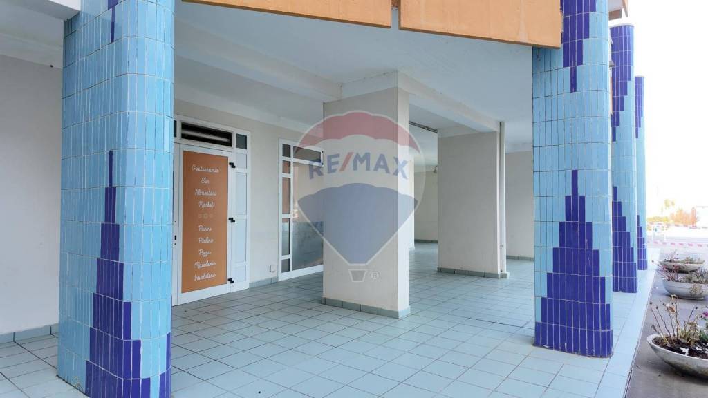 negozio in vendita a Senigallia in zona Cesano