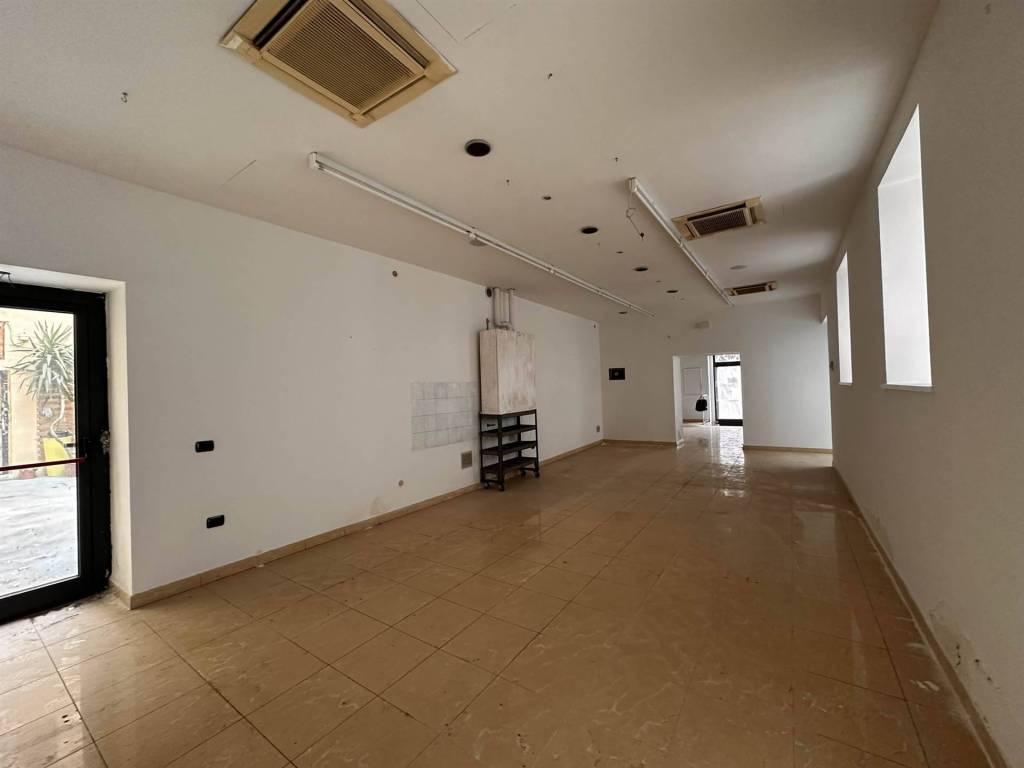 negozio in vendita a Senigallia