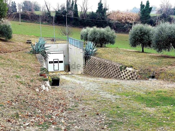 casale in vendita a Senigallia in zona Bettolelle