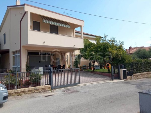 casa indipendente in vendita a Senigallia
