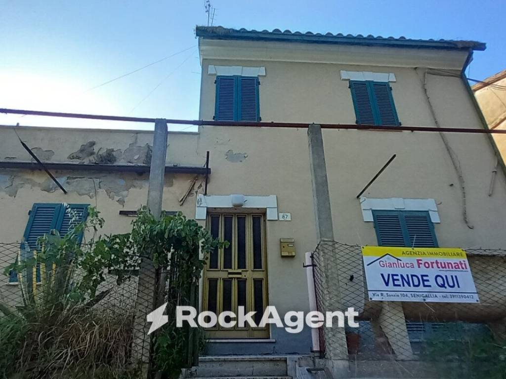 casa indipendente in vendita a Senigallia in zona Borgo Catena