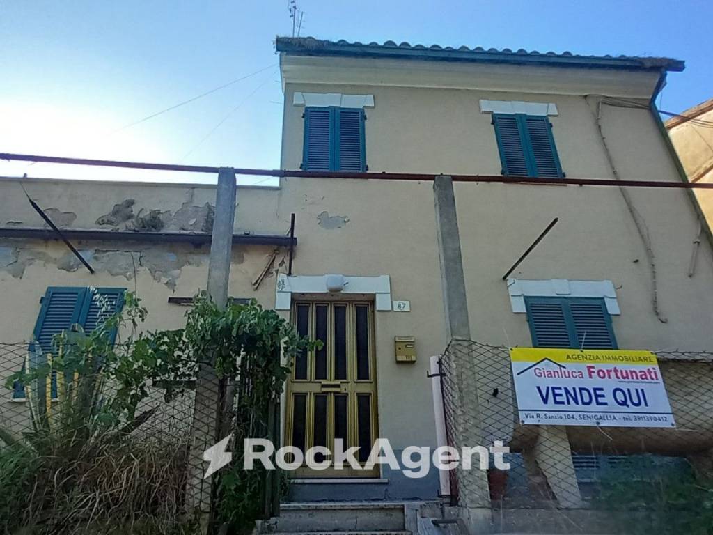 casa indipendente in vendita a Senigallia in zona Borgo Catena