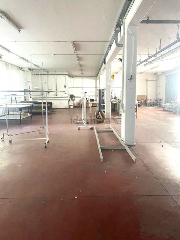 capannone in vendita a Senigallia in zona Borgo Passera