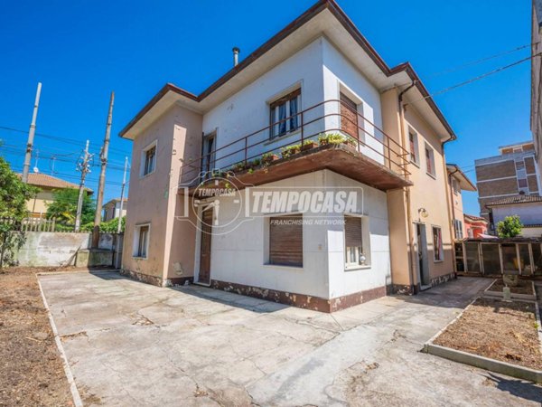 casa indipendente in vendita a Senigallia