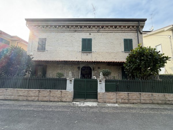 casa indipendente in vendita a Senigallia