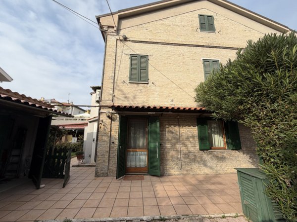 casa indipendente in vendita a Senigallia