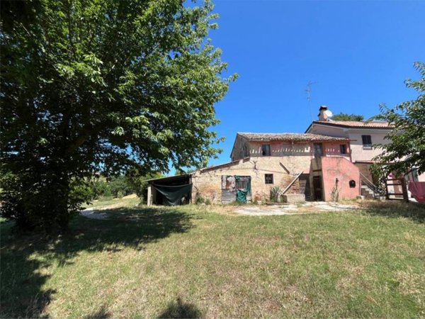 casa indipendente in vendita a Senigallia in zona Scapezzano