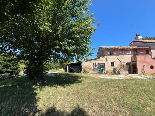casa indipendente in vendita a Senigallia in zona Scapezzano