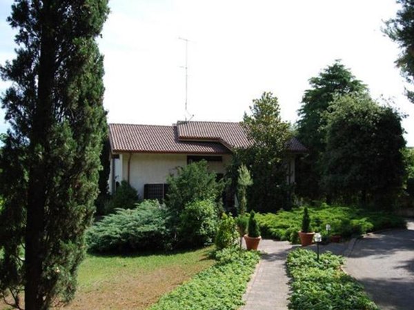 casa indipendente in vendita a Senigallia in zona Mandriola