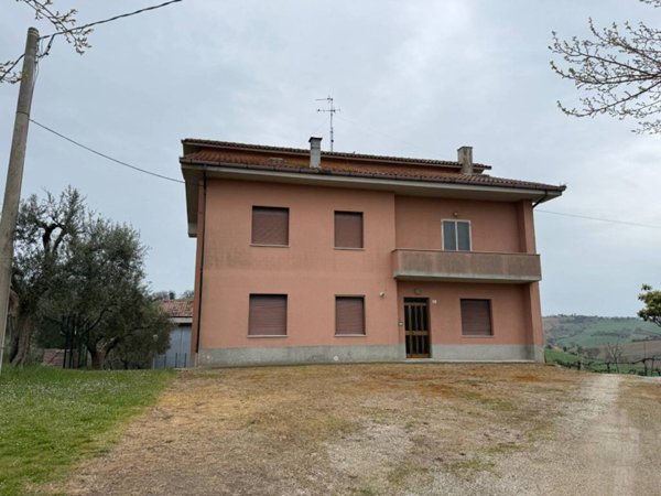 intera palazzina in vendita a Senigallia in zona Scapezzano