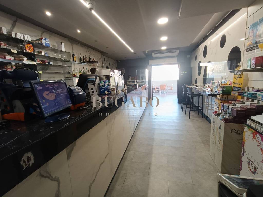 negozio in vendita a Senigallia in zona Marzocca