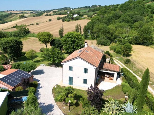 casa indipendente in vendita a Senigallia in zona Scapezzano