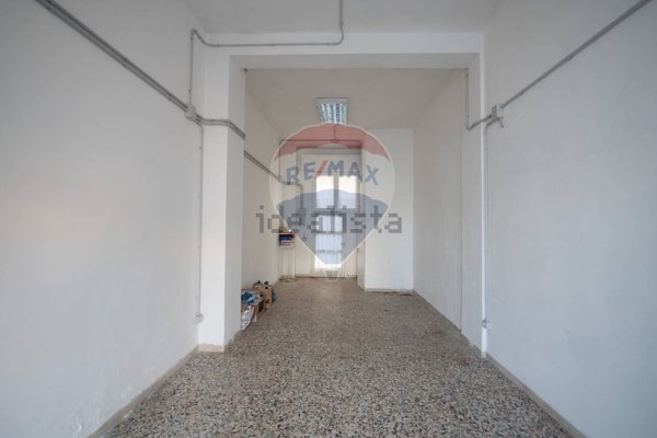 locale commerciale in vendita a Senigallia in zona Marzocca