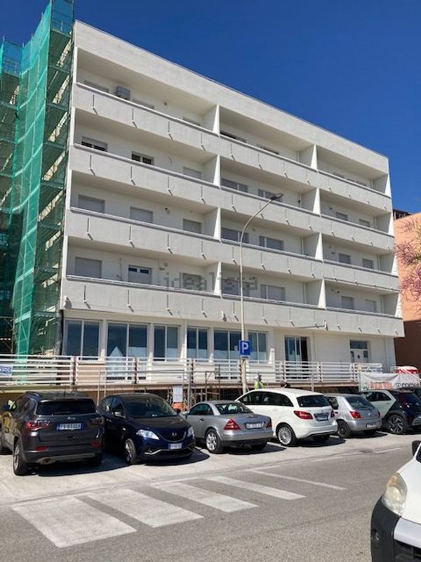 negozio in vendita a Senigallia in zona Marzocca