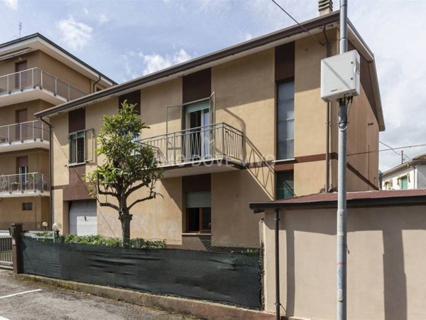 casa indipendente in vendita a Senigallia in zona Vallone