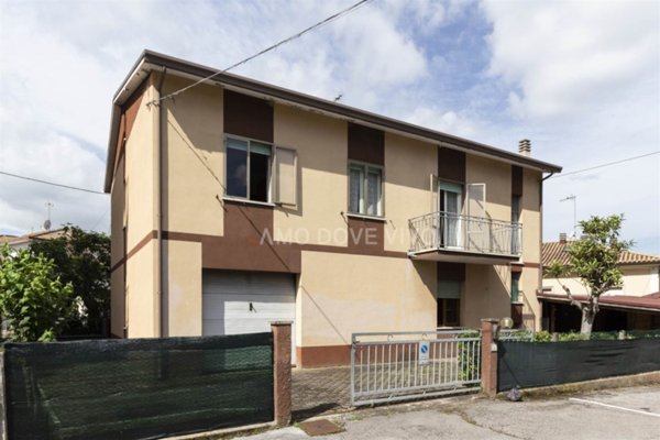 casa indipendente in vendita a Senigallia in zona Vallone