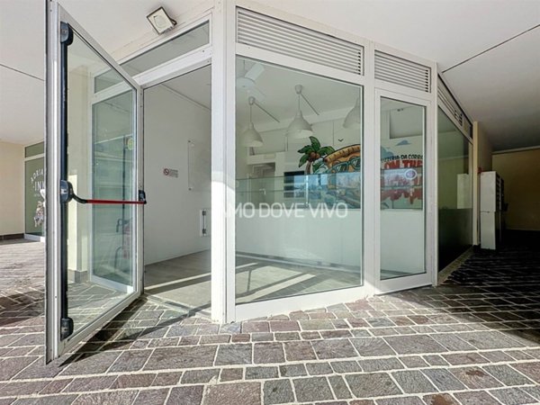 negozio in vendita a Senigallia in zona Cesano