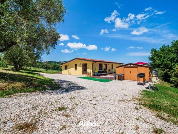 casa indipendente in vendita a Senigallia in zona Scapezzano