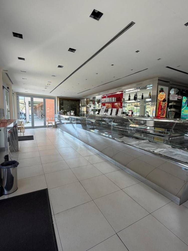 locale di sgombero in vendita a Senigallia