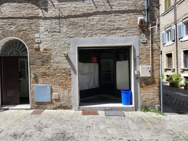 negozio in vendita a Senigallia
