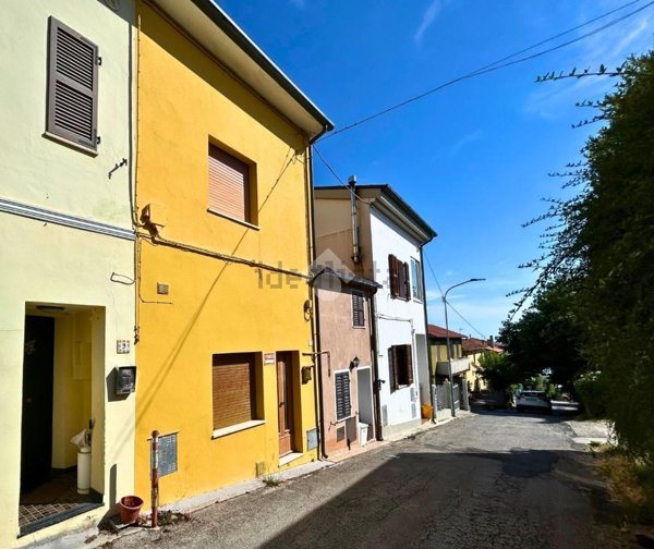 casa indipendente in vendita a Senigallia in zona Montignano