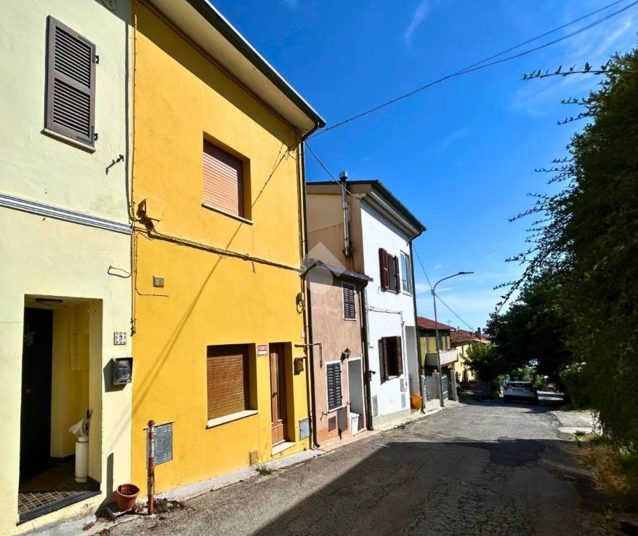 casa indipendente in vendita a Senigallia in zona Montignano