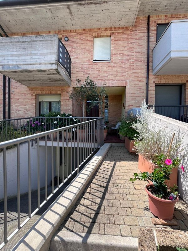 casa indipendente in vendita a Senigallia in zona Brugnetto