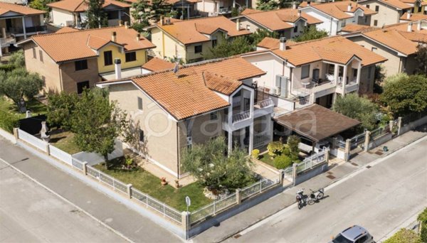 casa indipendente in vendita a Senigallia in zona Borgo Passera