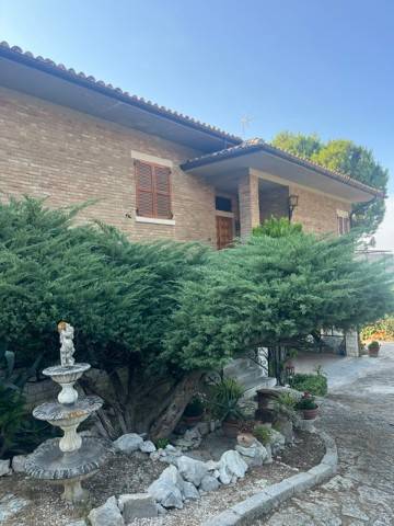 casa indipendente in vendita a Senigallia in zona Scapezzano