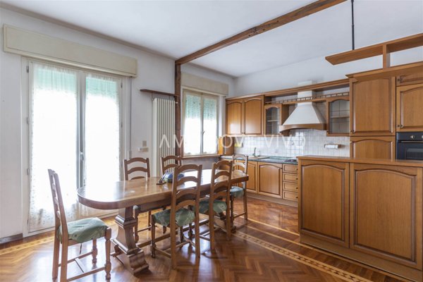casa indipendente in vendita a Senigallia in zona Vallone