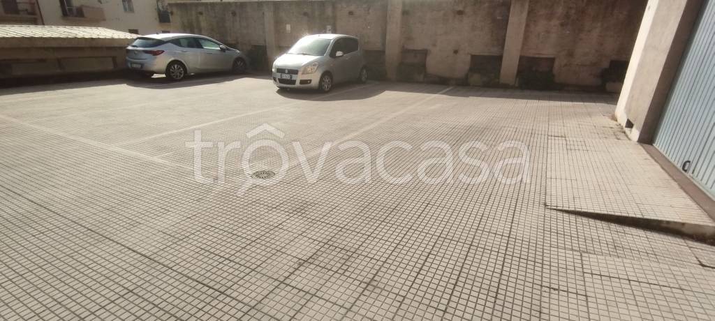 box auto in vendita a Senigallia