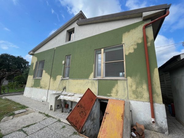 casa indipendente in vendita a Senigallia in zona Scapezzano