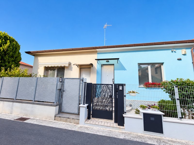casa indipendente in vendita a Senigallia