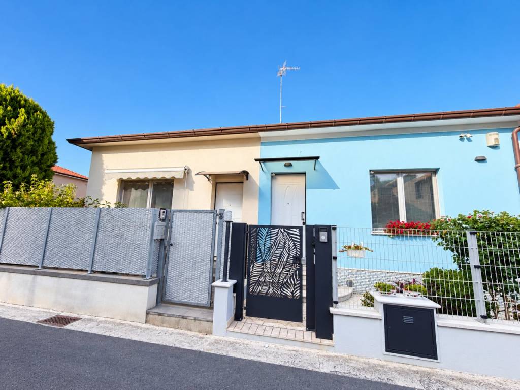 casa indipendente in vendita a Senigallia