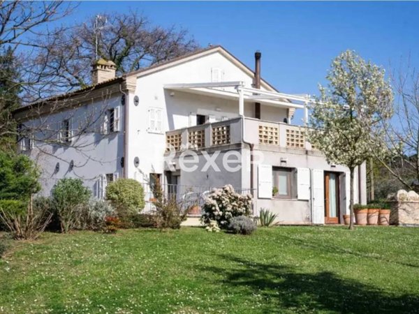 casa indipendente in vendita a Senigallia in zona Mandriola