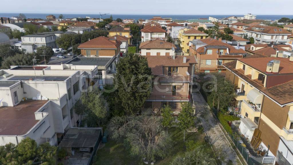 appartamento in vendita a Senigallia in zona Cesano