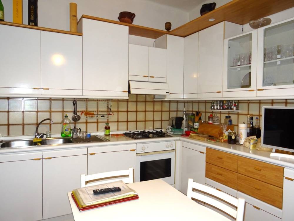 casa indipendente in vendita a Serra de' Conti in zona Osteria