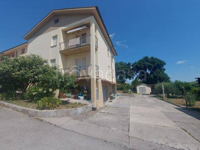casa indipendente in vendita a Serra de' Conti in zona Osteria
