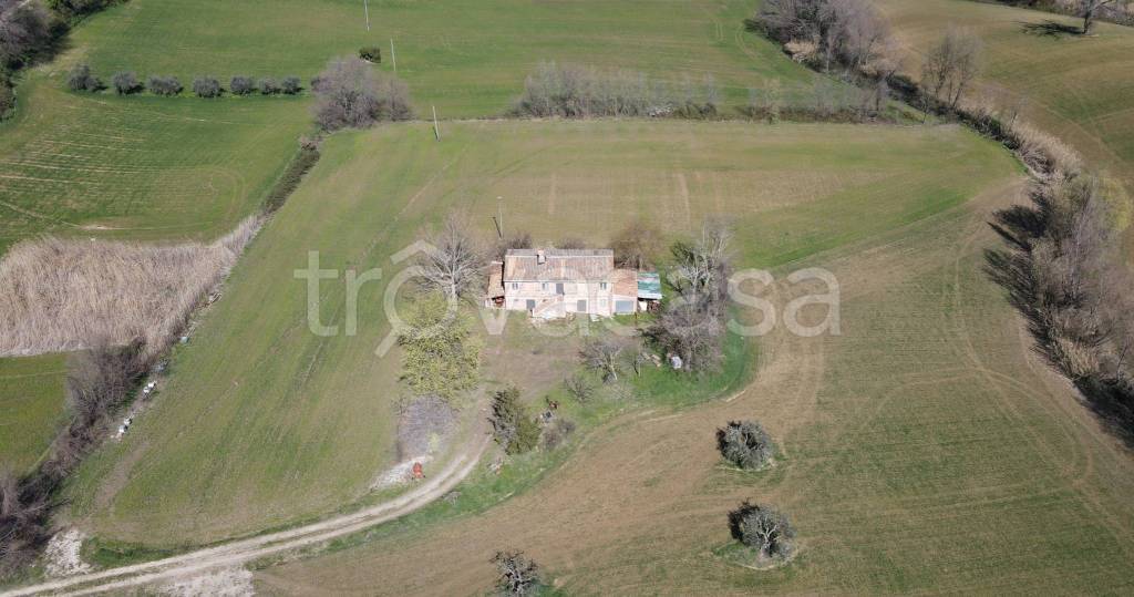 casa indipendente in vendita a Serra de' Conti