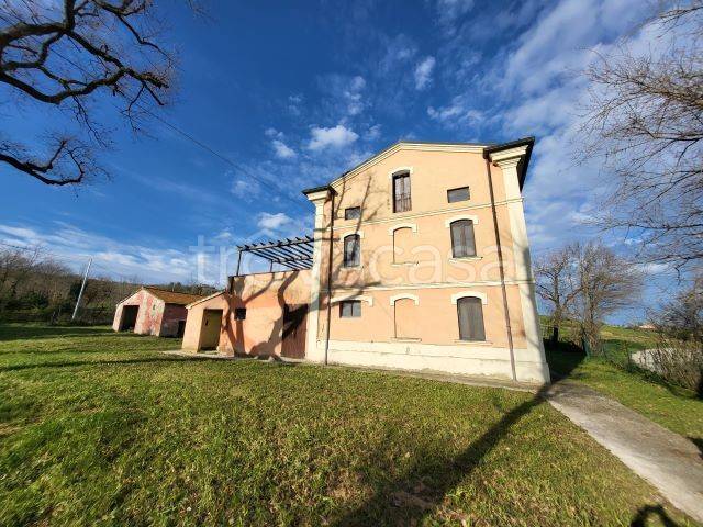 casa indipendente in vendita a Serra de' Conti