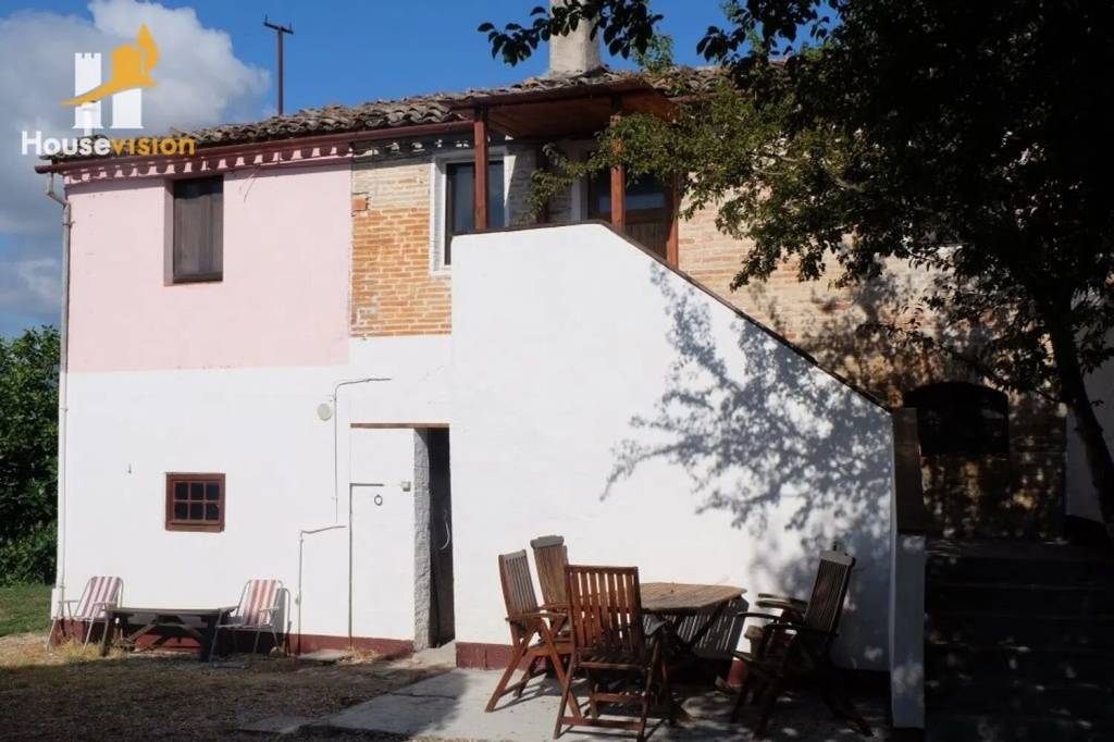 casa indipendente in vendita a Serra de' Conti
