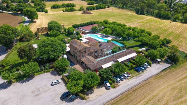 casa indipendente in vendita a Serra de' Conti
