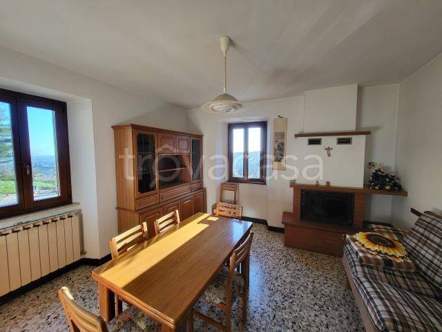 casa indipendente in vendita a Serra de' Conti