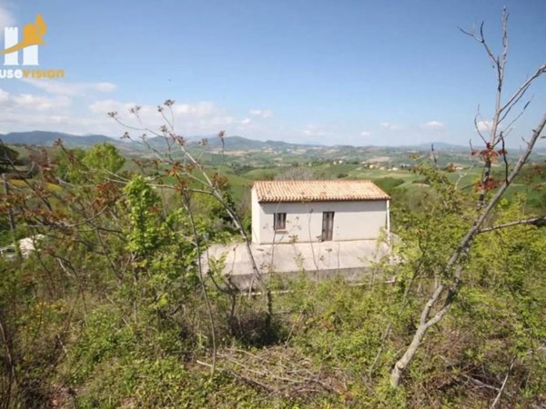 casa indipendente in vendita a Serra de' Conti